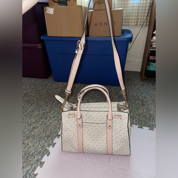 Vanilla & Pink Michael Kors purse - Picture 4 of 10